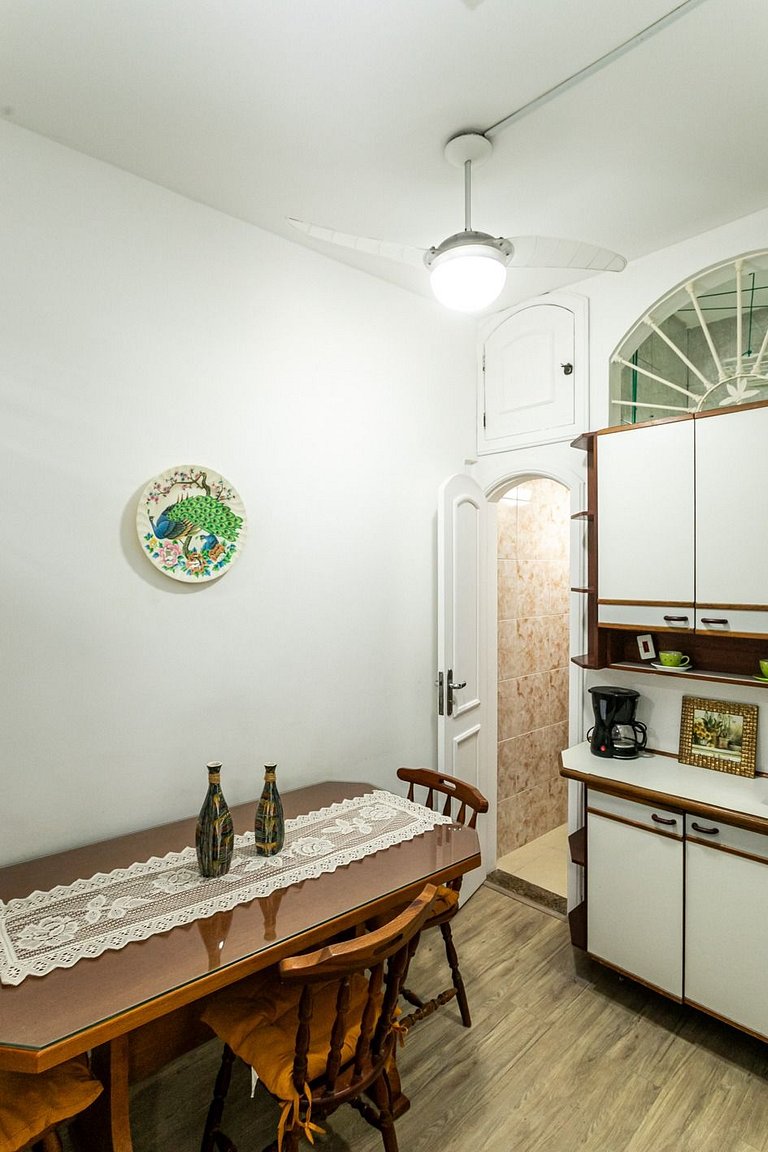 Quarto sala quadra da praia de Copacabana