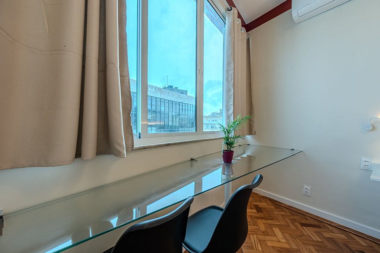 Apt in Copacabana near metro and beach