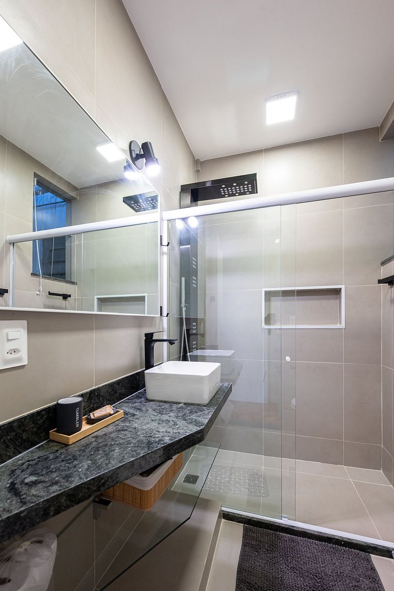 Apt in Copacabana near metro and beach