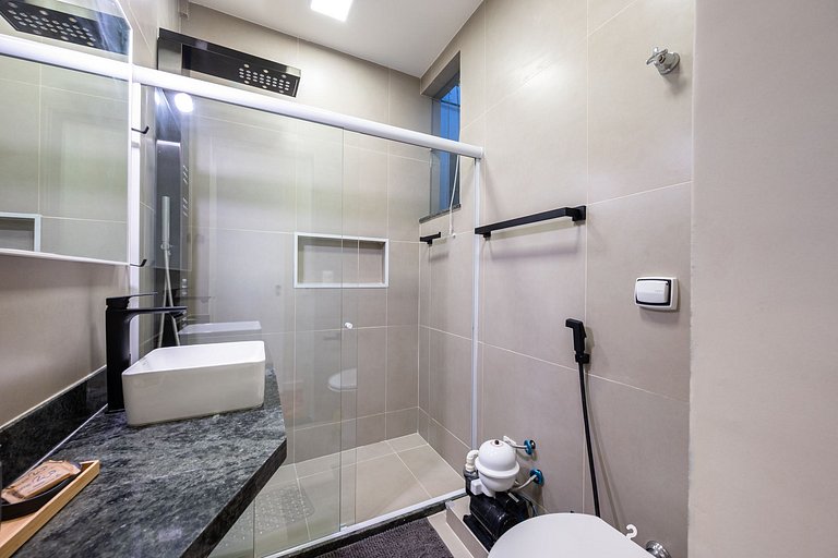 Apt in Copacabana near metro and beach