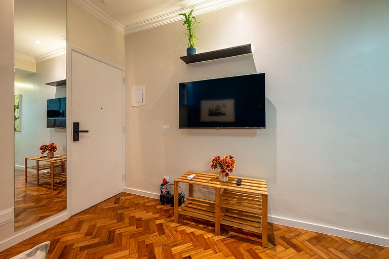 Apt in Copacabana near metro and beach