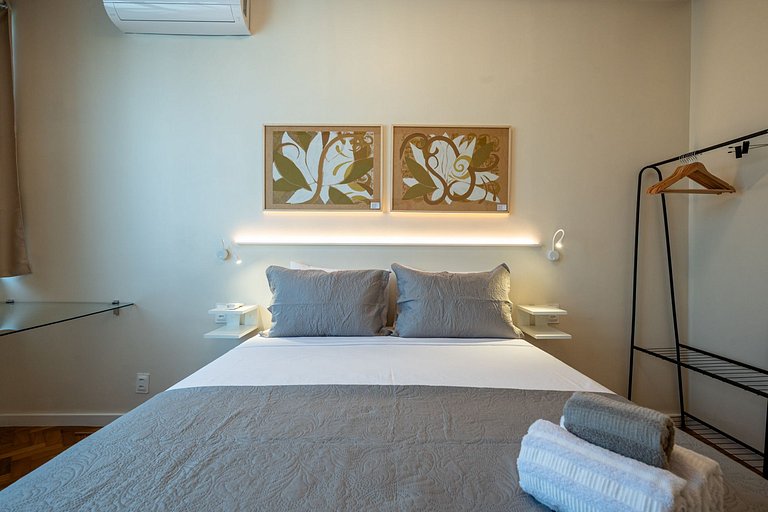 Apt in Copacabana near metro and beach