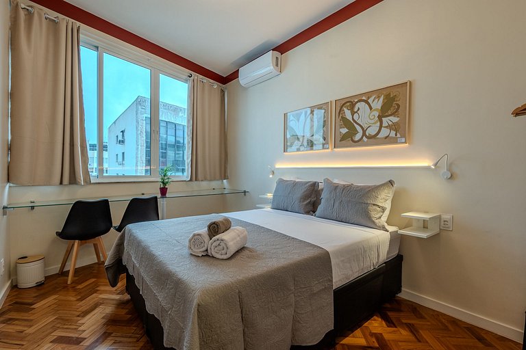 Apt in Copacabana near metro and beach