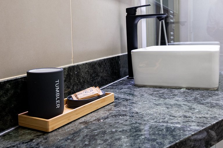 Apt in Copacabana near metro and beach