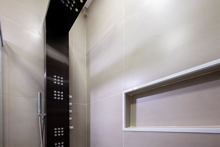 Apt in Copacabana near metro and beach