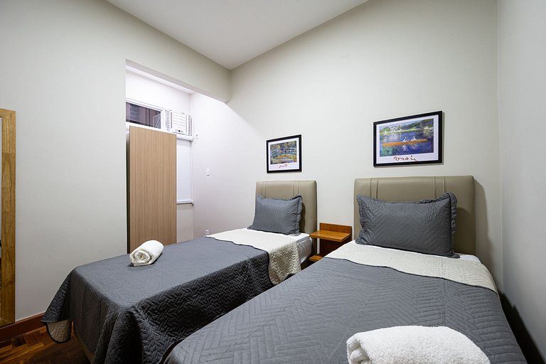 Apartamento na quadra da praia de Copacabana