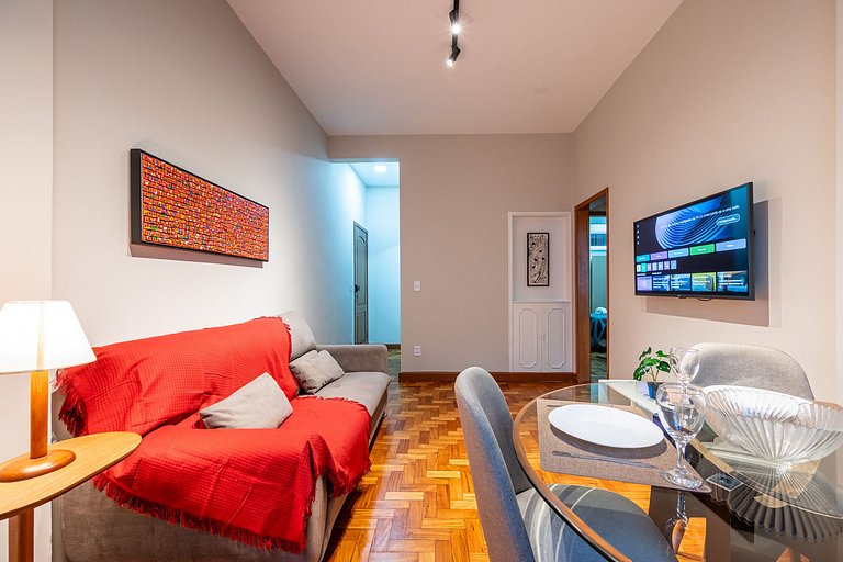 Apartamento na quadra da praia de Copacabana