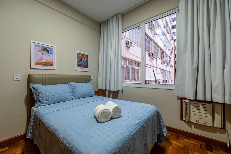 Apartment by Copacabana beach block