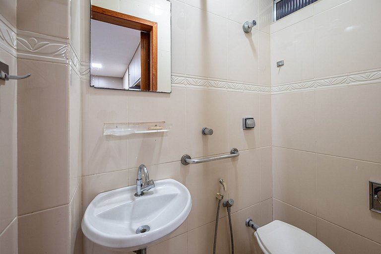 Apartamento na quadra da praia de Copacabana