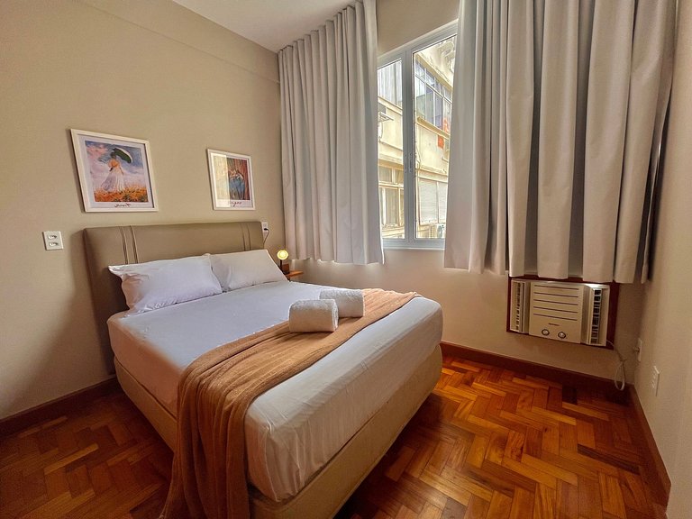 Apartamento na quadra da praia de Copacabana