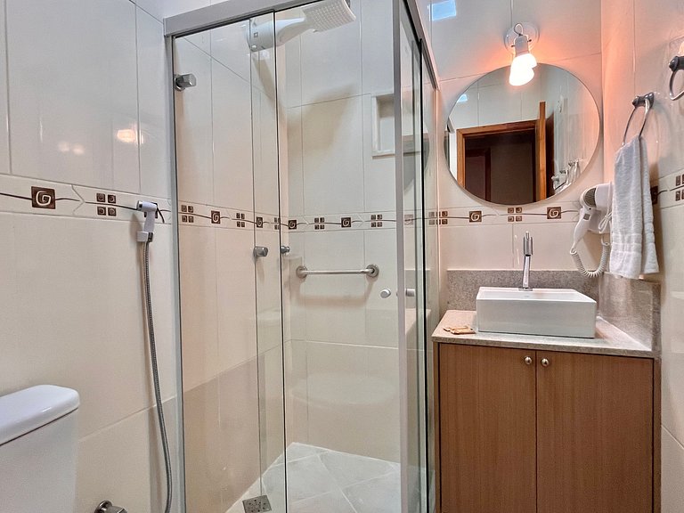 Apartamento na quadra da praia de Copacabana