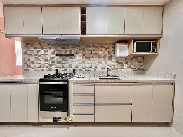 Apartamento na quadra da praia de Copacabana