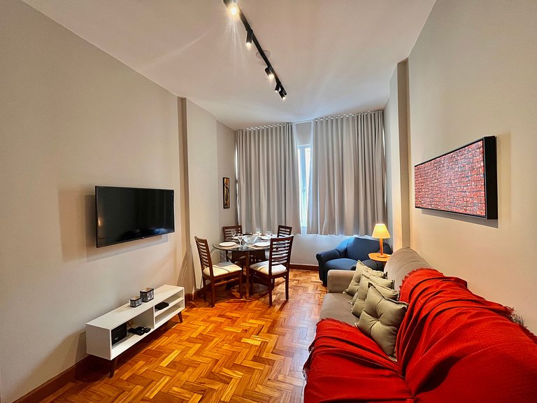 Apartamento na quadra da praia de Copacabana