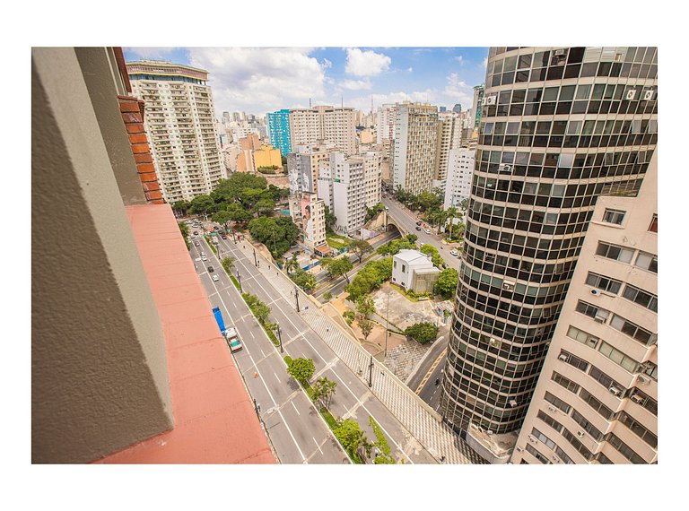 Studio moderno e iluminado no centro de São Paulo