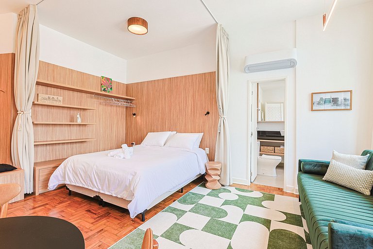 Modern and bright studio in downtown São Paulo