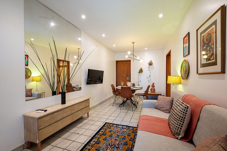 Apartamento cerca de la playa con piscina, gimnasio y plaza