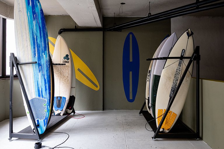 Flat perto da praia com piscina, academia e vaga no Arpoador