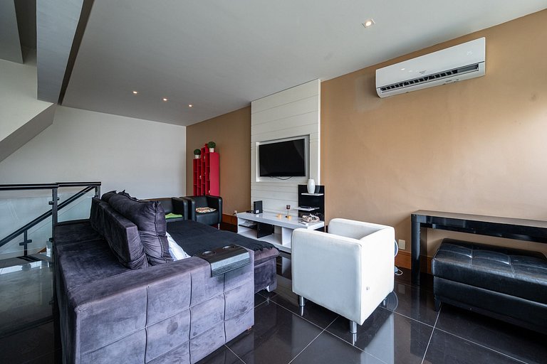 Spacious apartment on the beach block