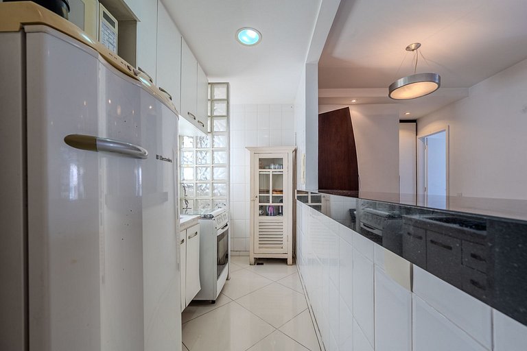 Fully furnished apartment between Ipanema and Copacabana