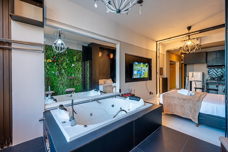 Jacuzzi privativa com vista para a Lapa e self check-in