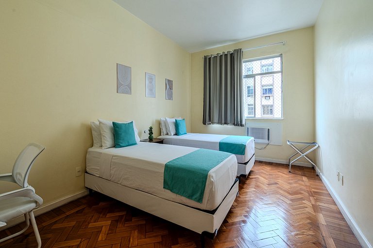 Apt em Copacabana, 200m da praia, próximo ao metrô