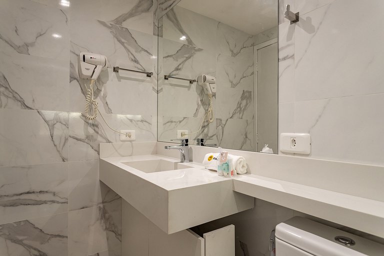 Ipanema Praia Posto 8: Piscina, Lindo Flat, 24h
