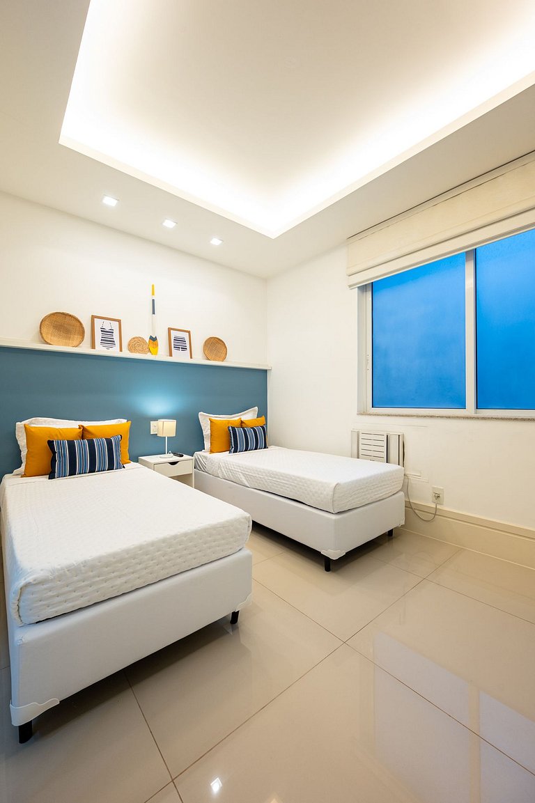 Oceanfront | Stunning View of Sugarloaf Mountain