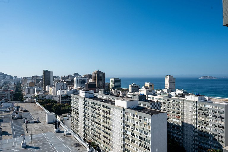 Apartment in Leblon with pool, parking, sea view and lagoon