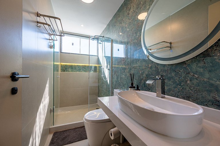 Apartamento no Leblon com piscina, garagem, vista para o mar
