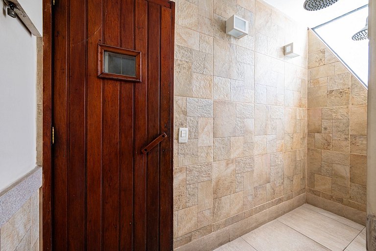 Apartment in Leblon with pool, parking, sea view and lagoon