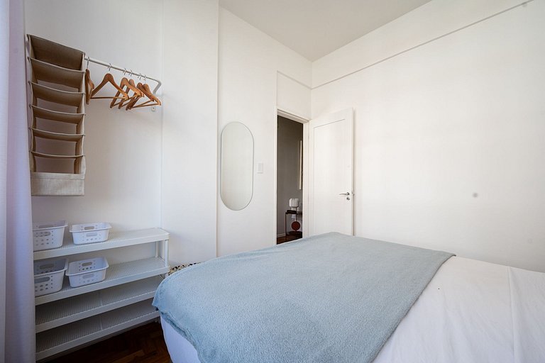 Apt completo com 3 quartos entre Copa e Ipanema