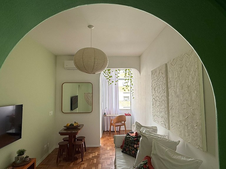 Apt completo com 3 quartos entre Copa e Ipanema