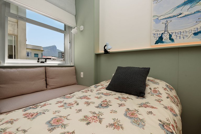 Moderno y colorido 2 dormitorios en Leblon