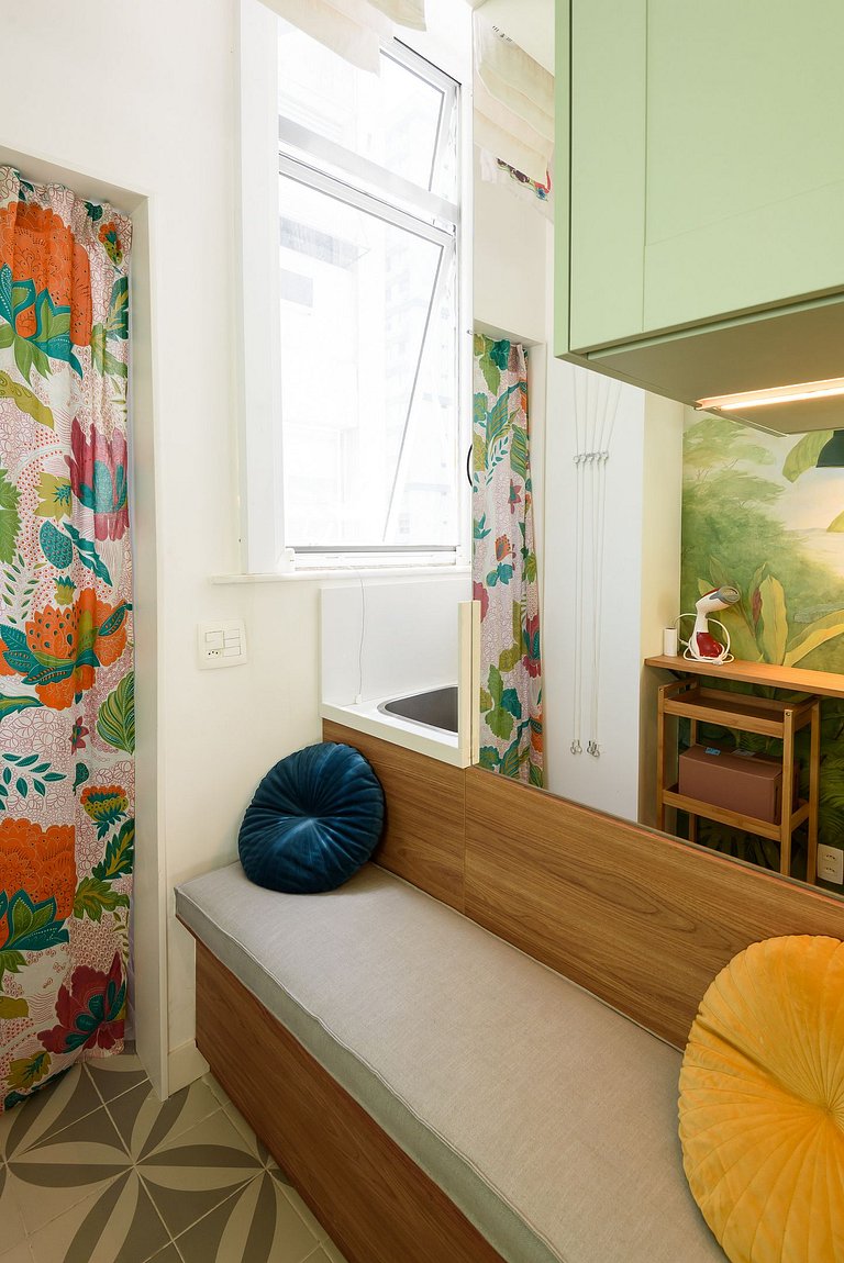 Moderno y colorido 2 dormitorios en Leblon